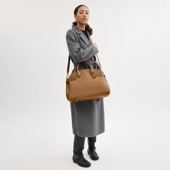 Coach Soft Empire Carryall Bag 40
Price is FIRM - Picture 2 of 11